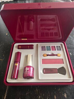 Avon Gift makeup set.